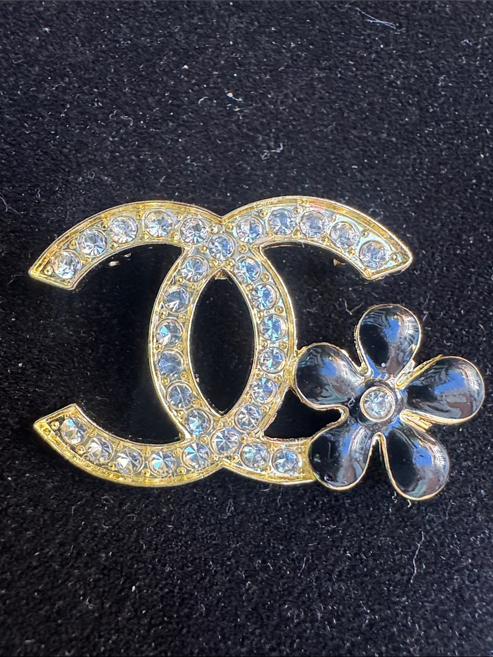 Brooch Gold-tone Crystal Double cc Brooch with Black Flower